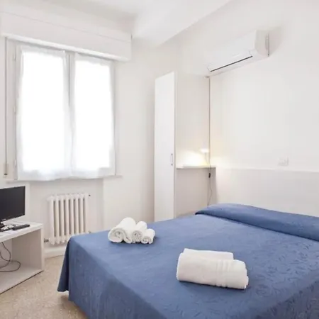Lucciola Hotel 2*