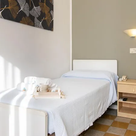 Lucciola Hotel 2*