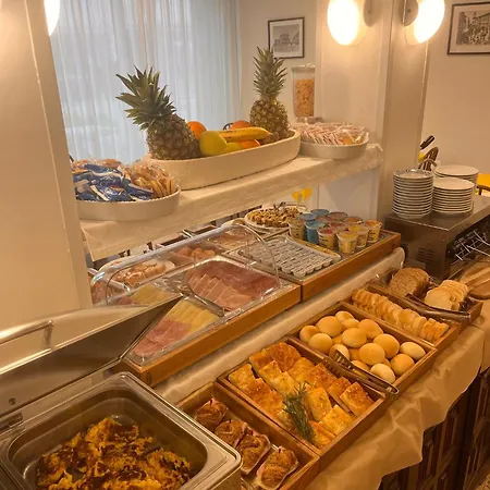 Lucciola Hotel 2*